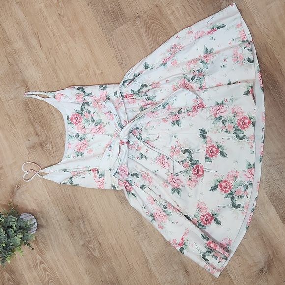 Francesca's Collections Floral Mini Dress with Bow Women's Size XL NWOT - Picture 4 of 6